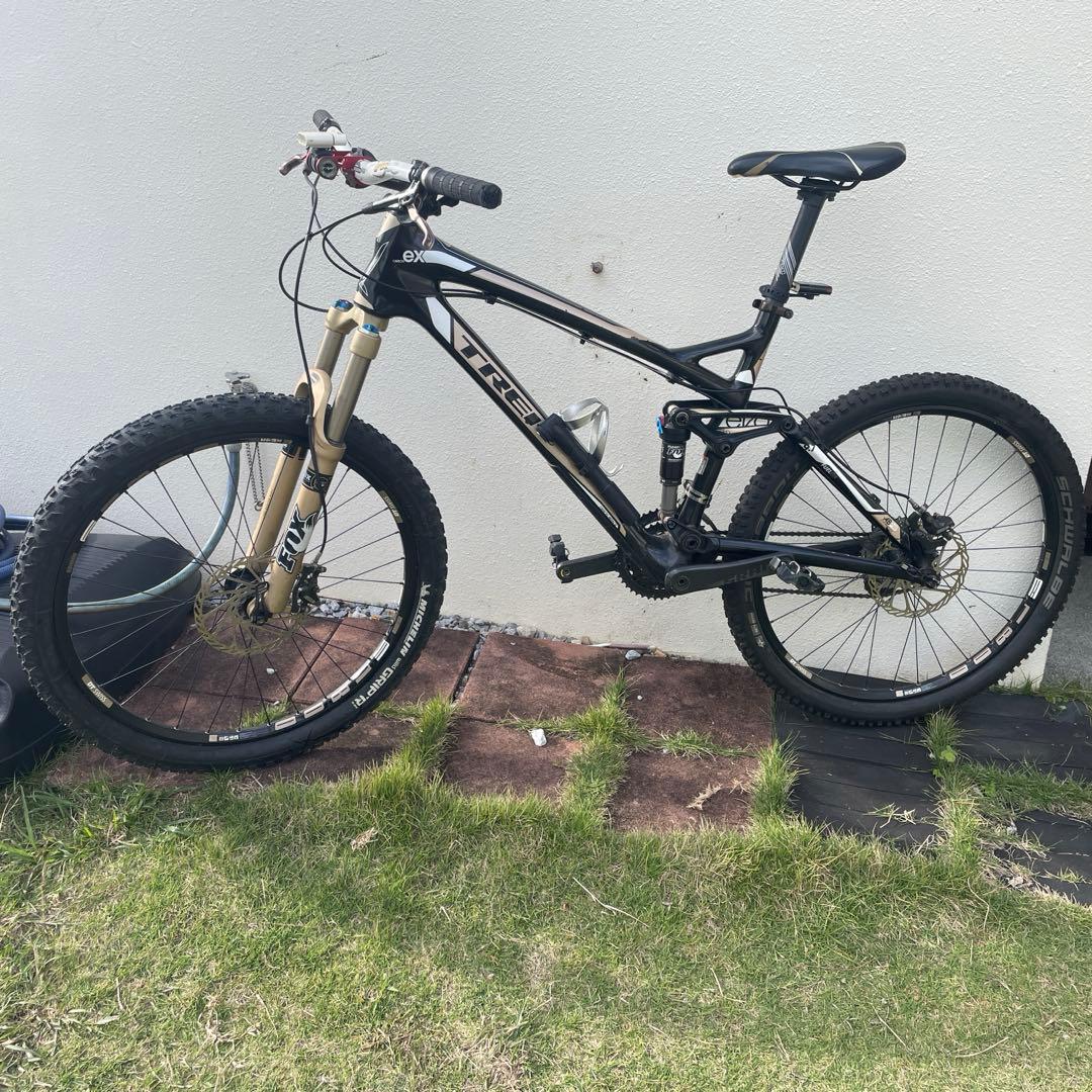 トレック フューエル EX 9.7 OCLVカーボン