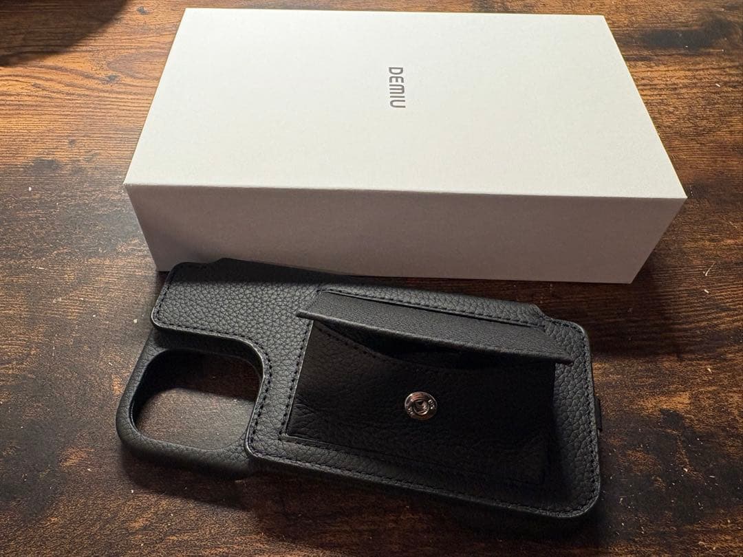 DEMIUブラック iPhone16ケース