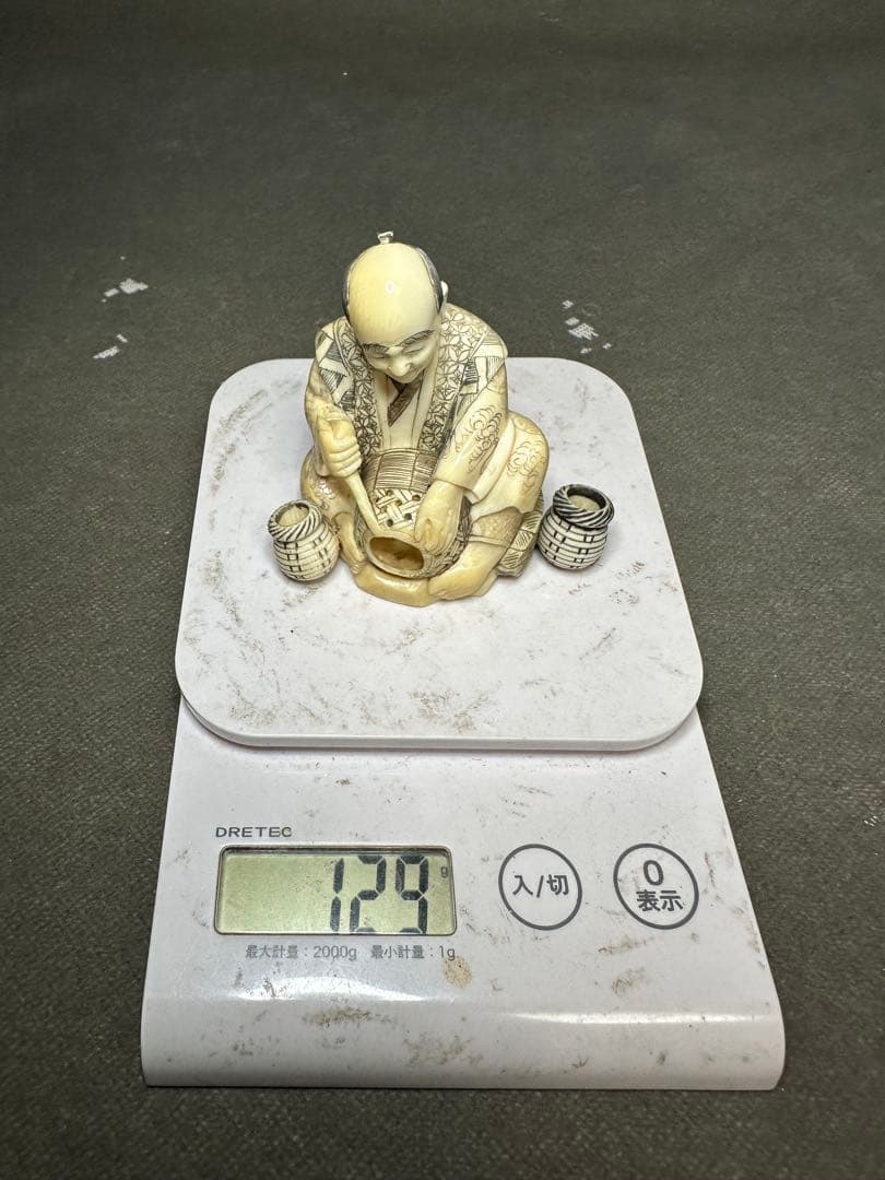 極上　天然素材　置物　根付　　アンティーク　和彫　骨董　飾り物　古美術品