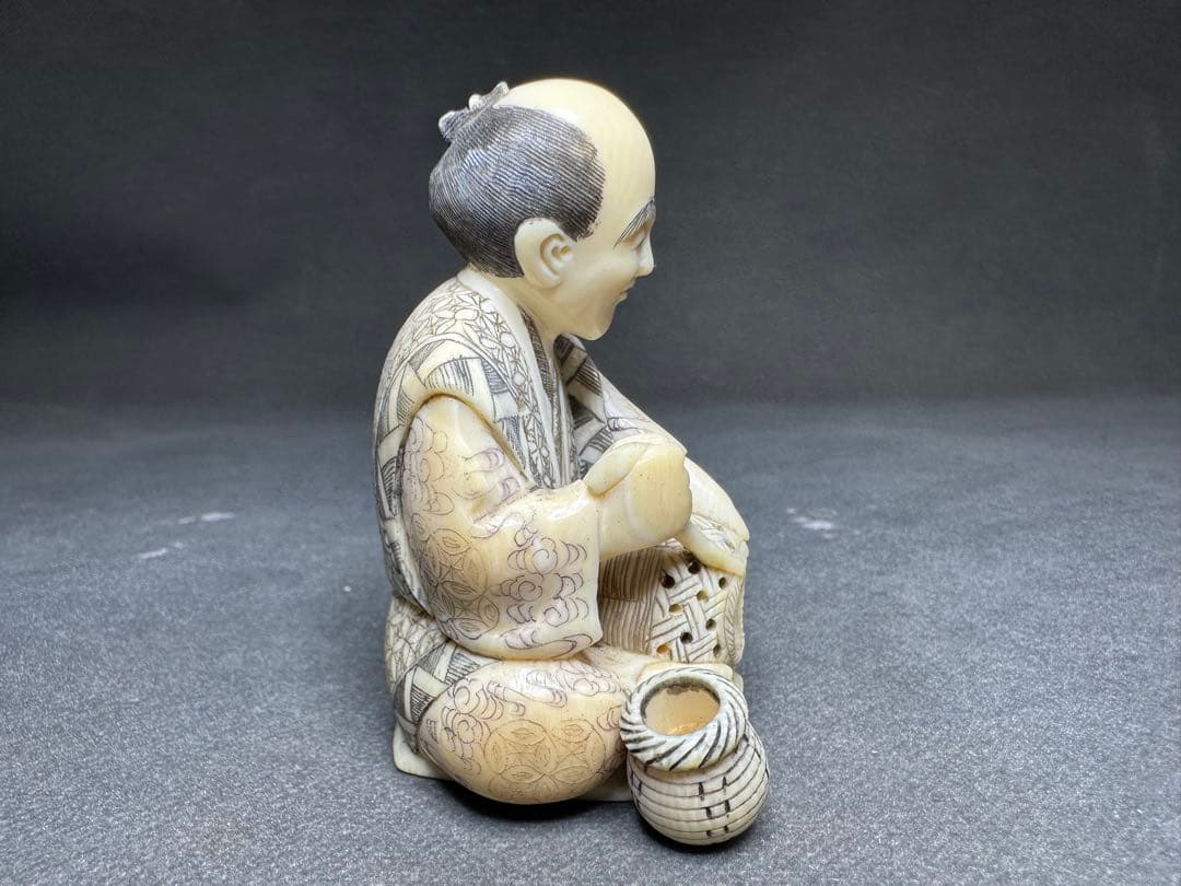 極上　天然素材　置物　根付　　アンティーク　和彫　骨董　飾り物　古美術品