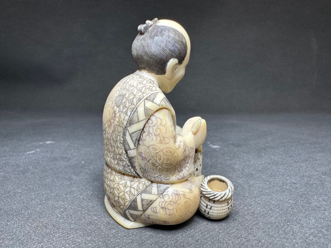 極上　天然素材　置物　根付　　アンティーク　和彫　骨董　飾り物　古美術品