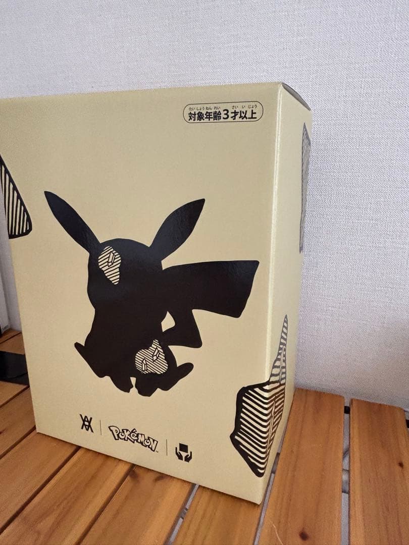 ラージ Daniel Arsham×Pokemon plush Pikachu