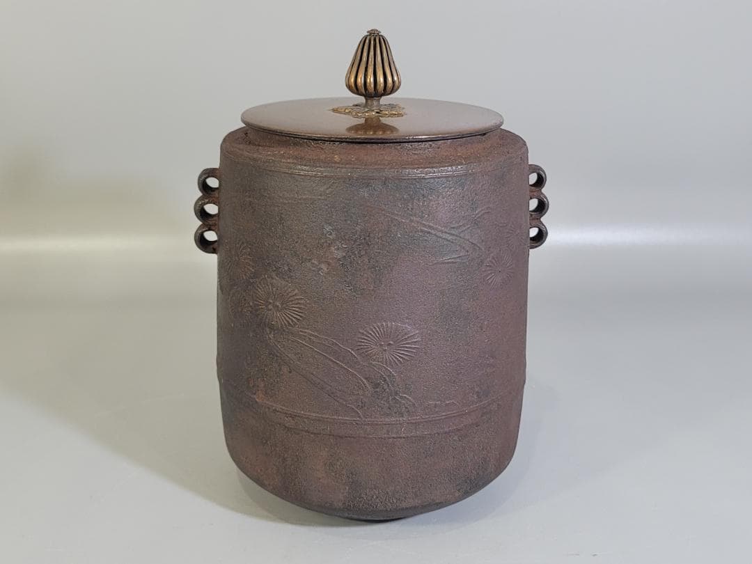 茶道具 菊地紋 筒釜 古作 時代物 DT374