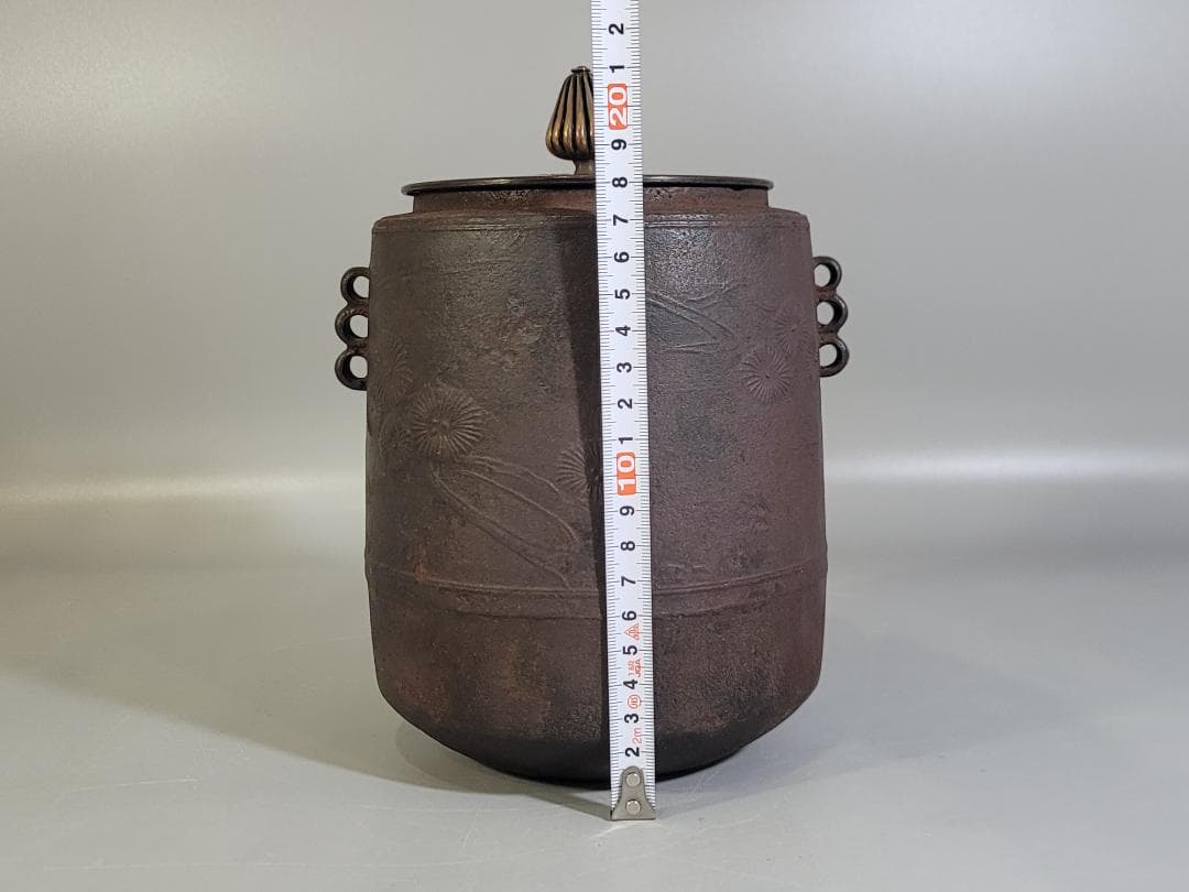 茶道具 菊地紋 筒釜 古作 時代物 DT374