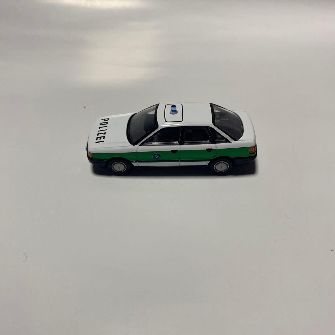 トミカリミテッドヴィンテージネオ　アウディ80 2.0E ポリスカー