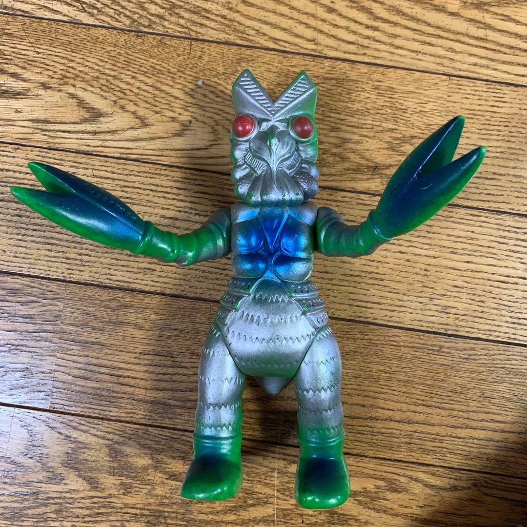 ソフビ　バルタン星人