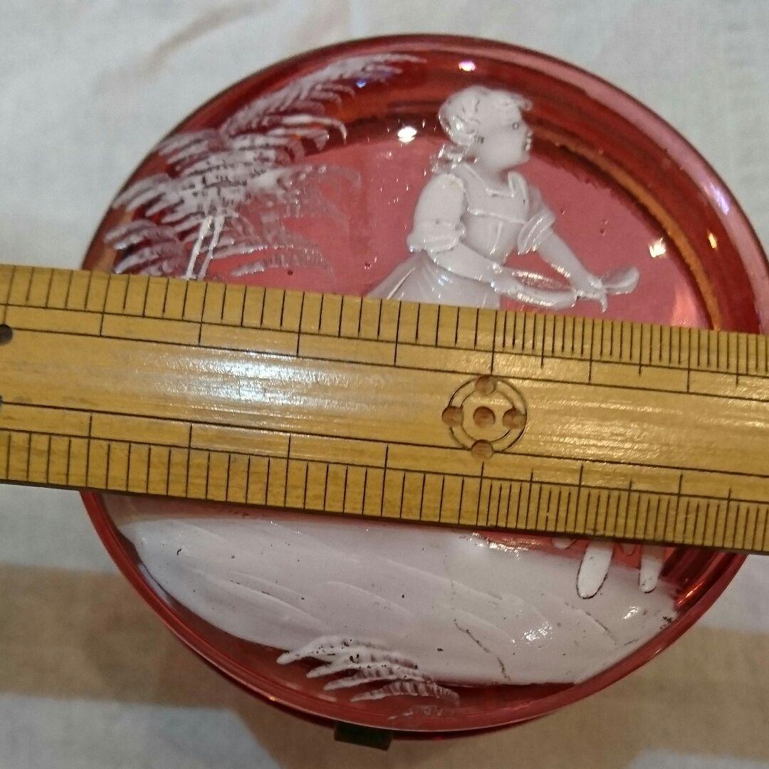 特別価格中！アンティーク、骨董市で購入の美しいゴ−ルドピンクの蓋物