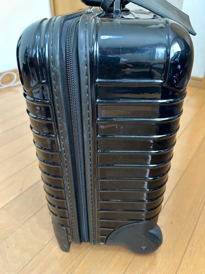 リモワ　サルサデラックス　ブラック　23L 機内持込可