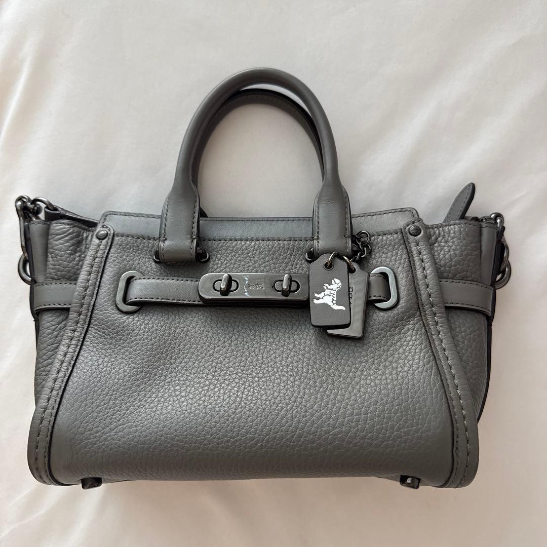 coach スワッガー　グレー