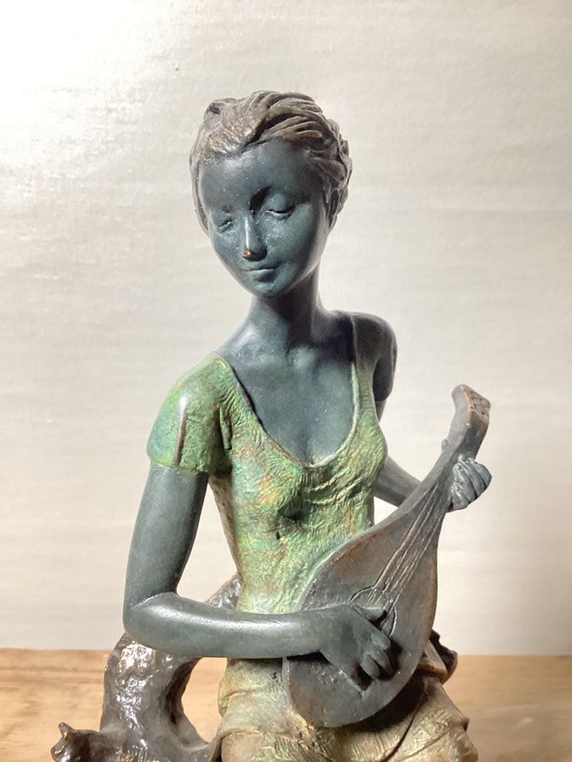 青銅製 マンドリンを弾く女性 彫刻 ２９cm ラフエンテ作