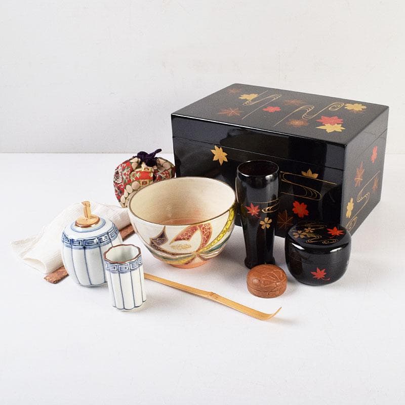 茶道具　黒漆　春秋蒔絵　茶箱　棗　巾筒など　九点　一式　仕覆付　M　R9327