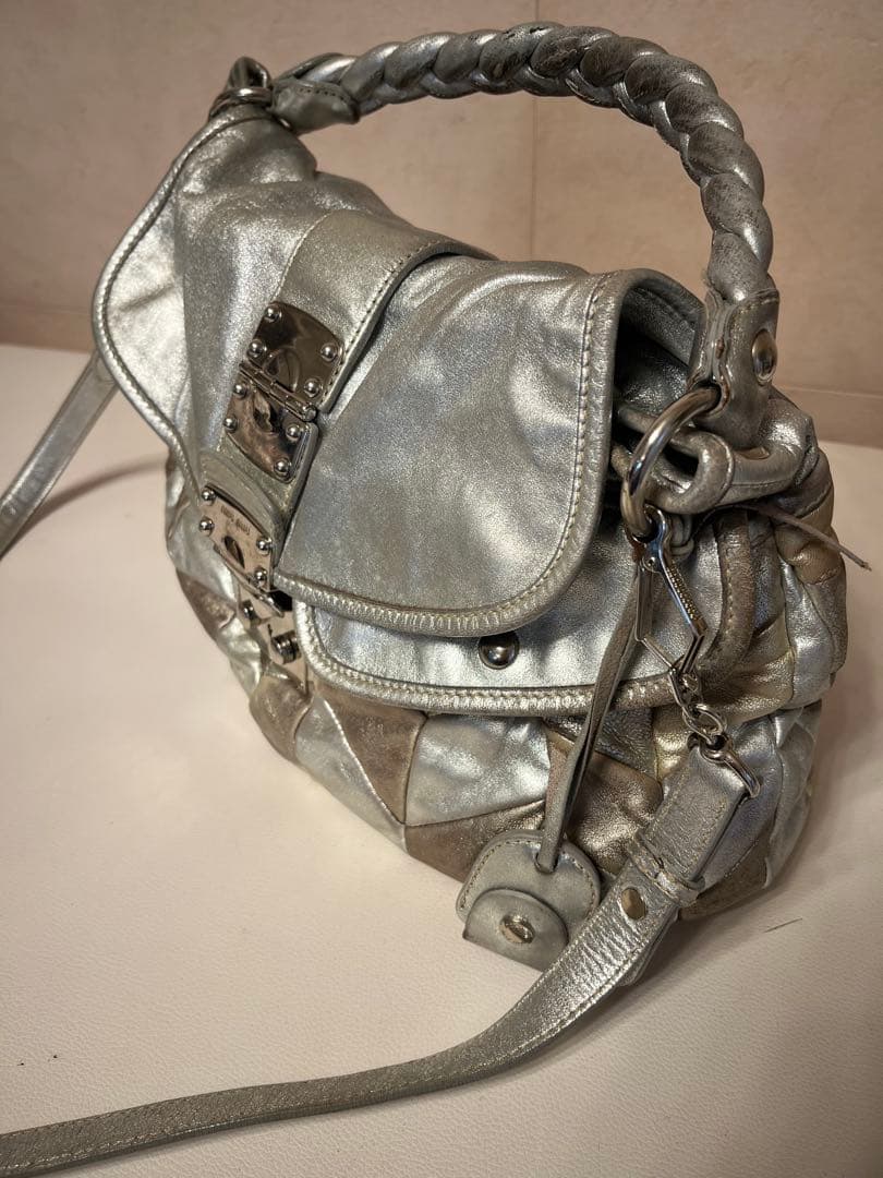 ミュウミュウ　シルバー 編み込みハンドル ショルダーバッグ