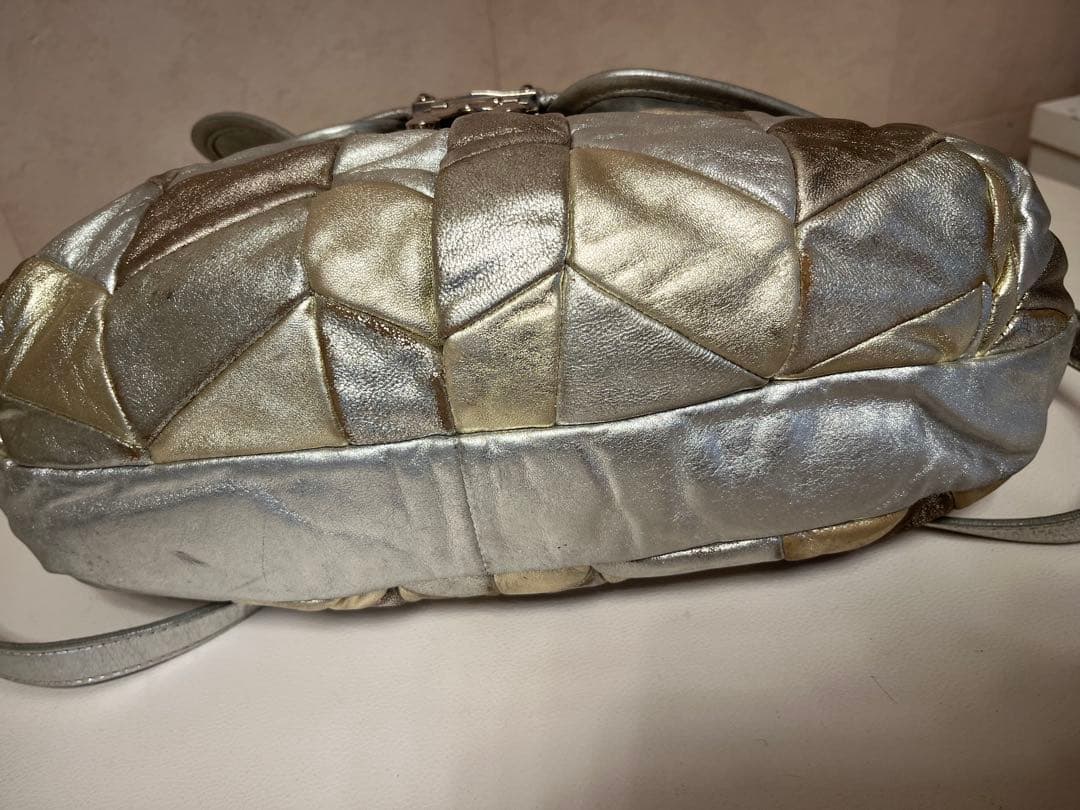 ミュウミュウ　シルバー 編み込みハンドル ショルダーバッグ