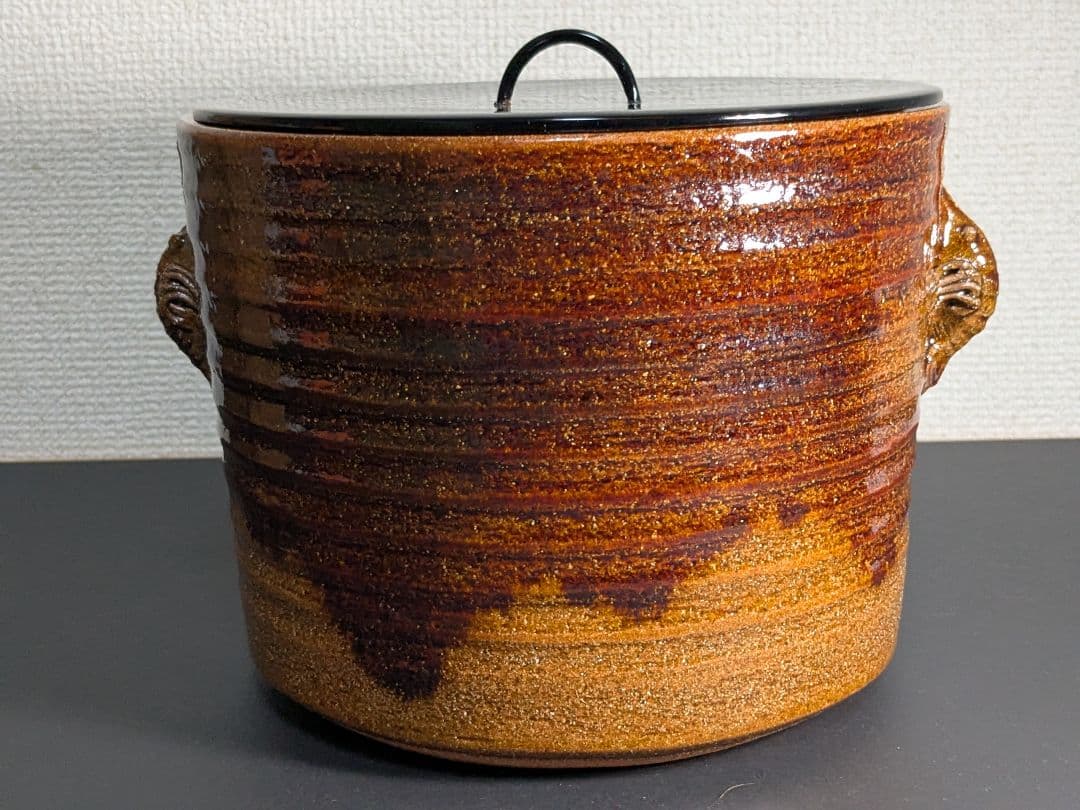 【上作】十代大樋長左衛門　襲名記念　海老耳付　大樋水指　飴釉