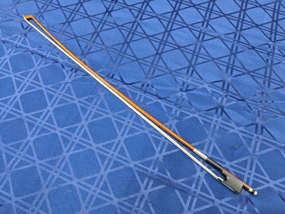 鈴木バイオリン社　バイオリン弓 フェルナンブコ材