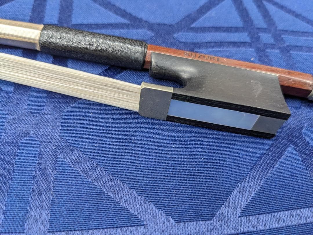 鈴木バイオリン社　バイオリン弓 フェルナンブコ材