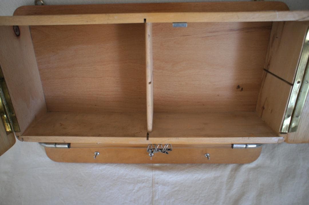 ウォールキャビネット　飾り棚　ブロカント　フレンチ　フランスアンティーク