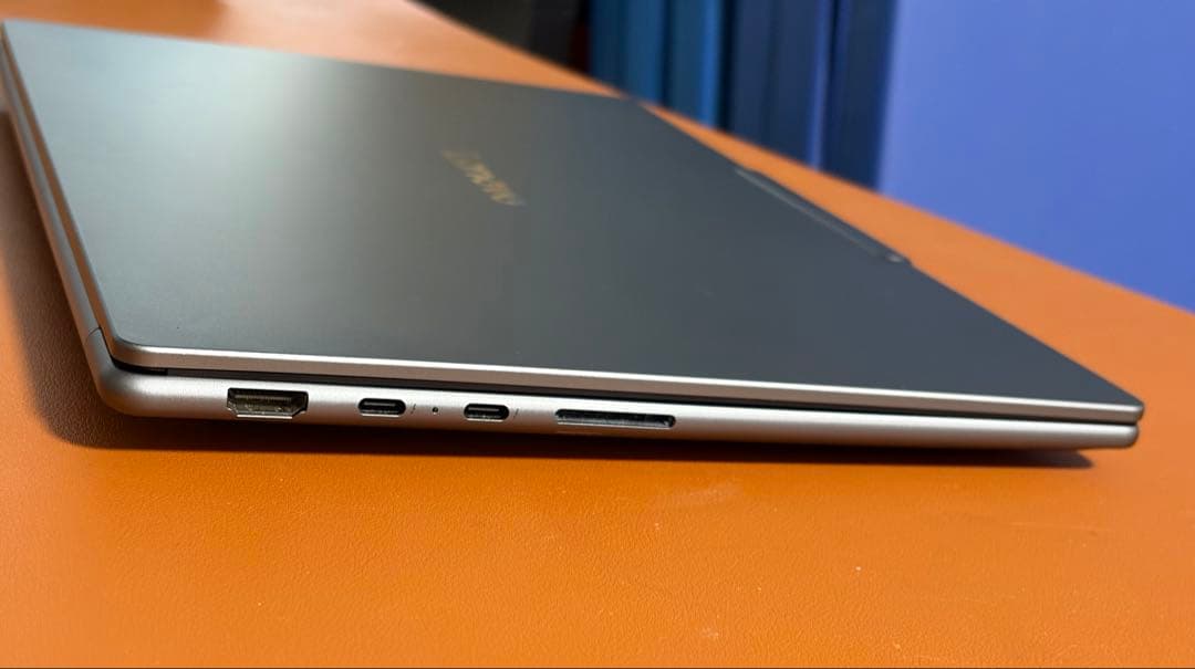 [おまけ付き] Lenovo Yoga Pro 7i Gen 10 Aura