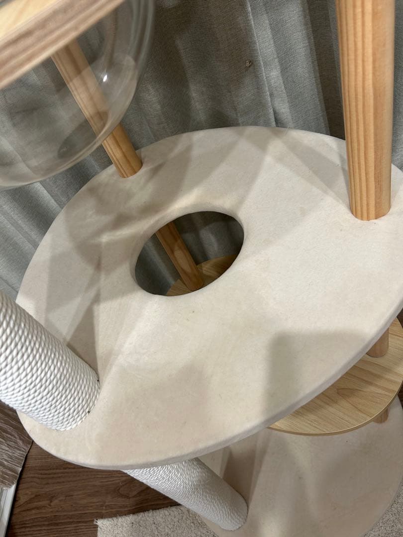 PETEPERA（ペテペラ）　木製　据え置き型　キャットタワー 宇宙船付き