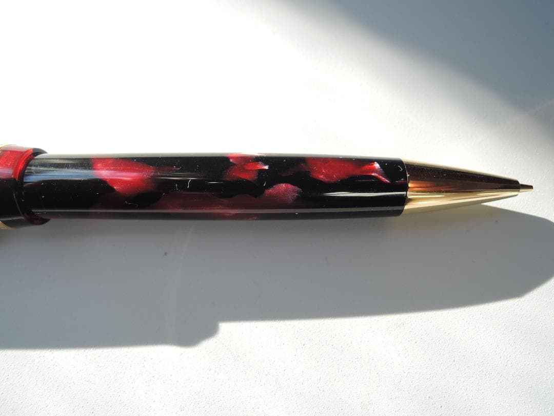 PILOT CUSTOM LE シャーペン　(本体色は赤主体のモザイク)