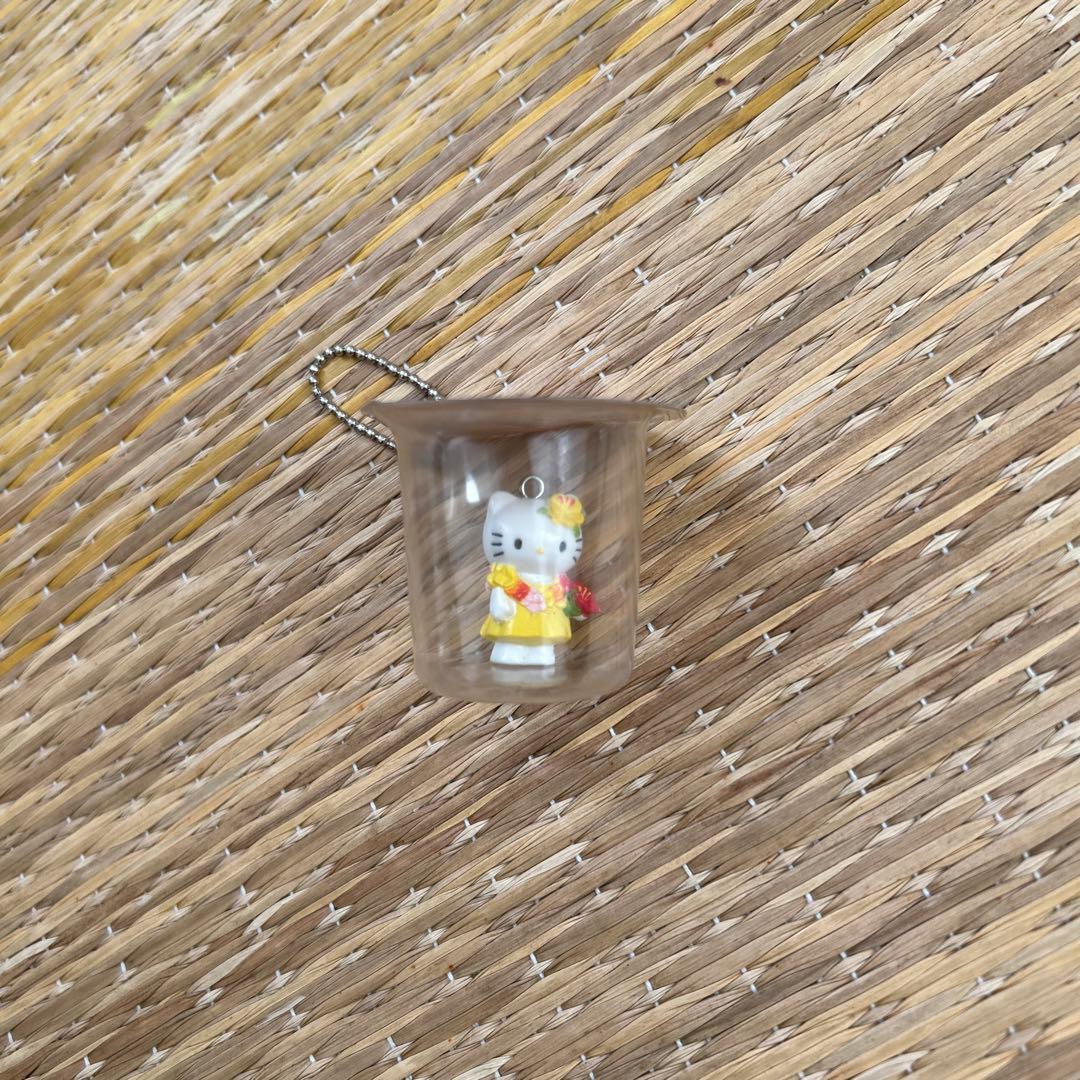 キティ カップ入り ボールチェーン マスコット 　アロハ