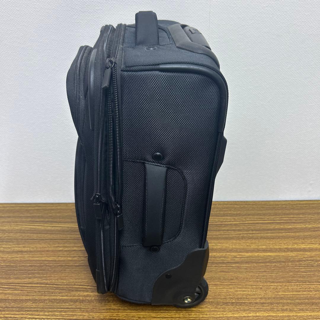 BMW ブラックキャリーケース 伸縮式ハンドル付き　スーツケース