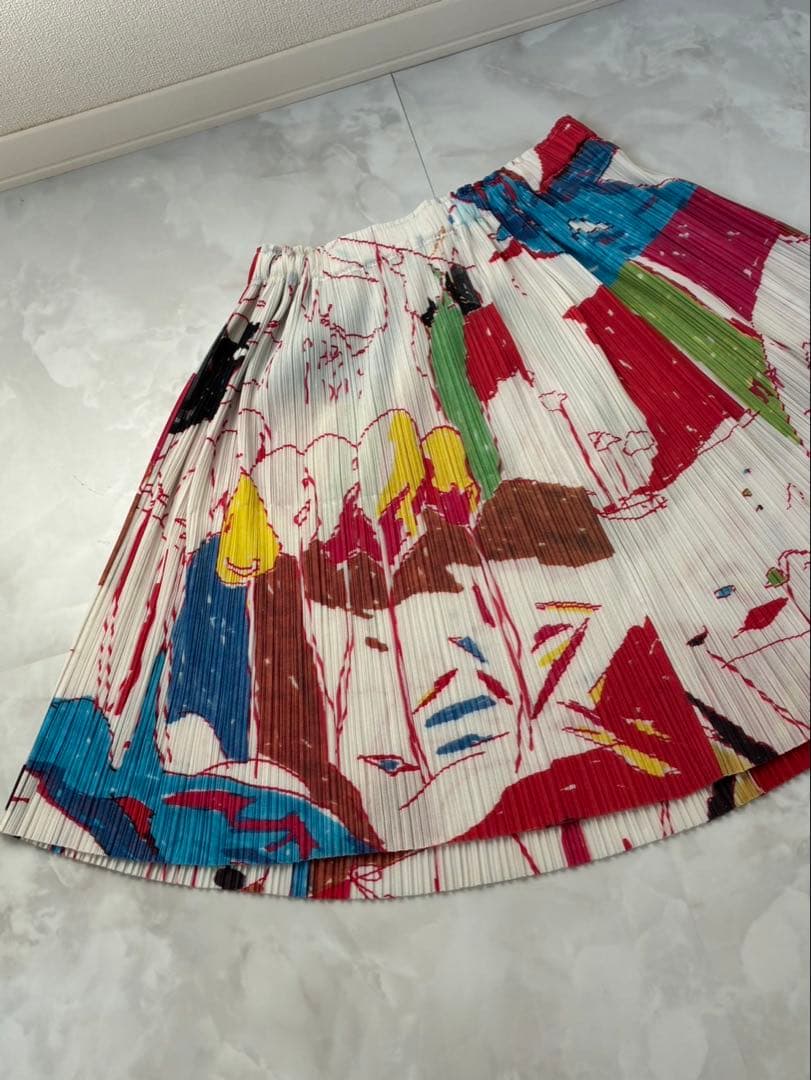 PLEATS PLEASE 抽象画　水彩画　スカート　幾何学