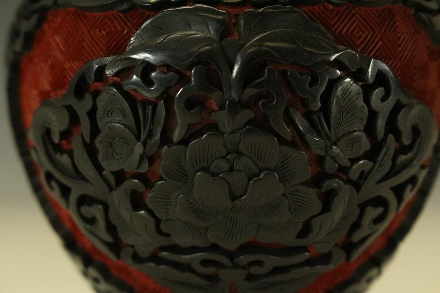 中国美術 堆朱堆黒 纏枝蓮花紋 瓶 高16.5cm(LC788)