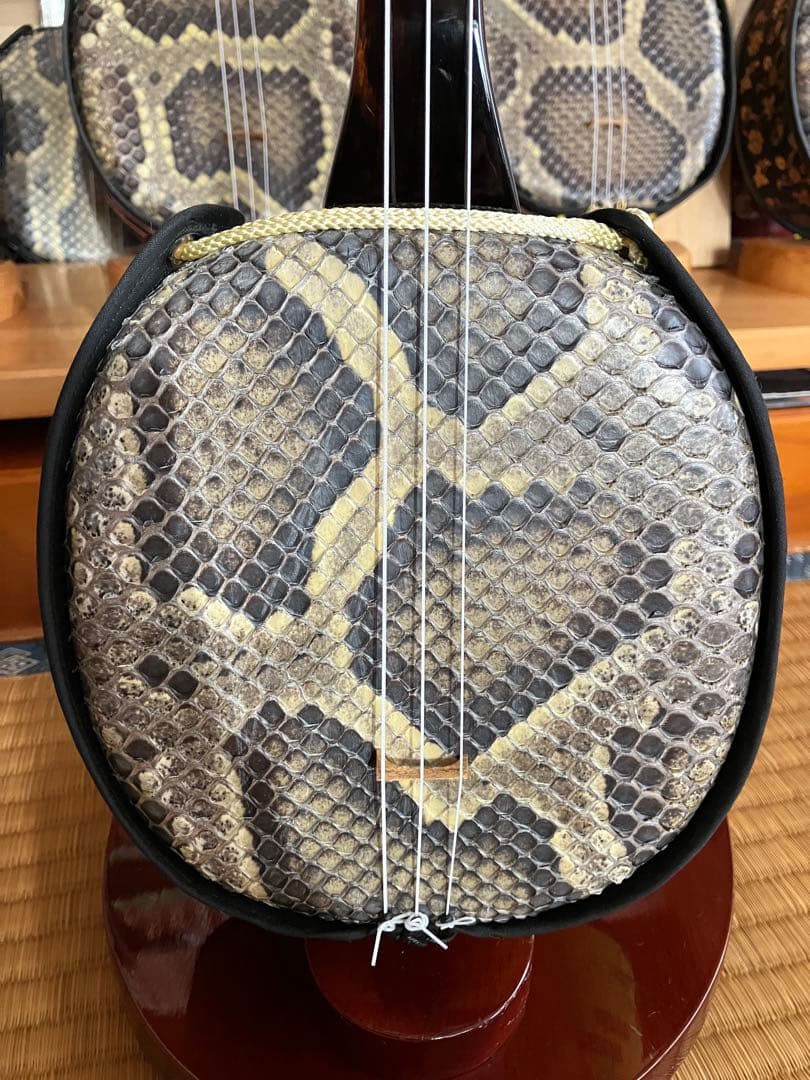 沖縄三線貴重本島産クルチ与那城型本皮一枚張りスンチ塗り期間限定出品