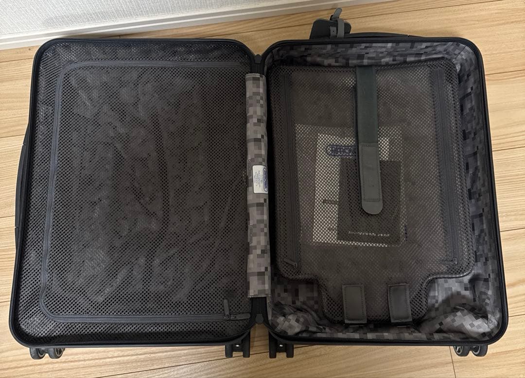 RIMOWA キャリーケース約32ℓ