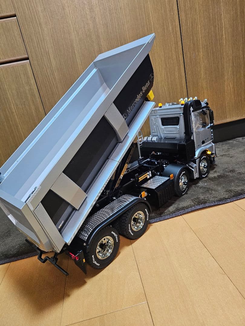 タミヤ　ベンツ AROCS　4151 8×4 フルオペレーション　セット