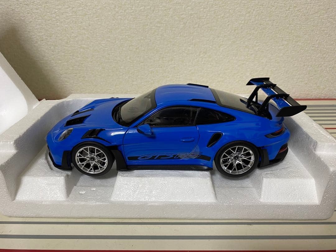 NOREV ポルシェ911 GT3 RS ミニカー 1/18
