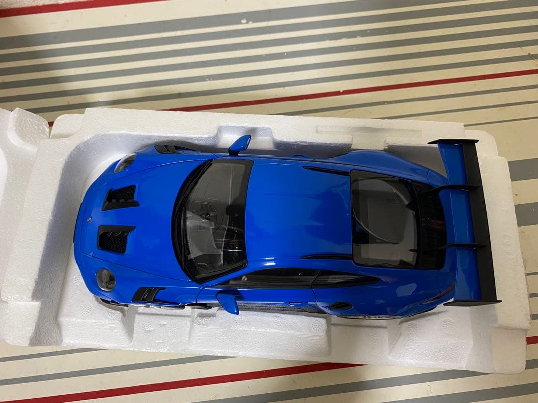 NOREV ポルシェ911 GT3 RS ミニカー 1/18