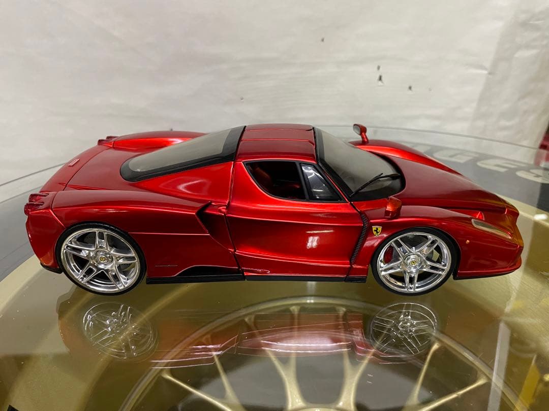 ホットウィール　ENZOフェラーリ