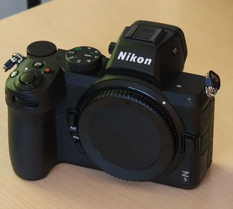 Nikon Z 5 ミラーレス一眼カメラ 本体