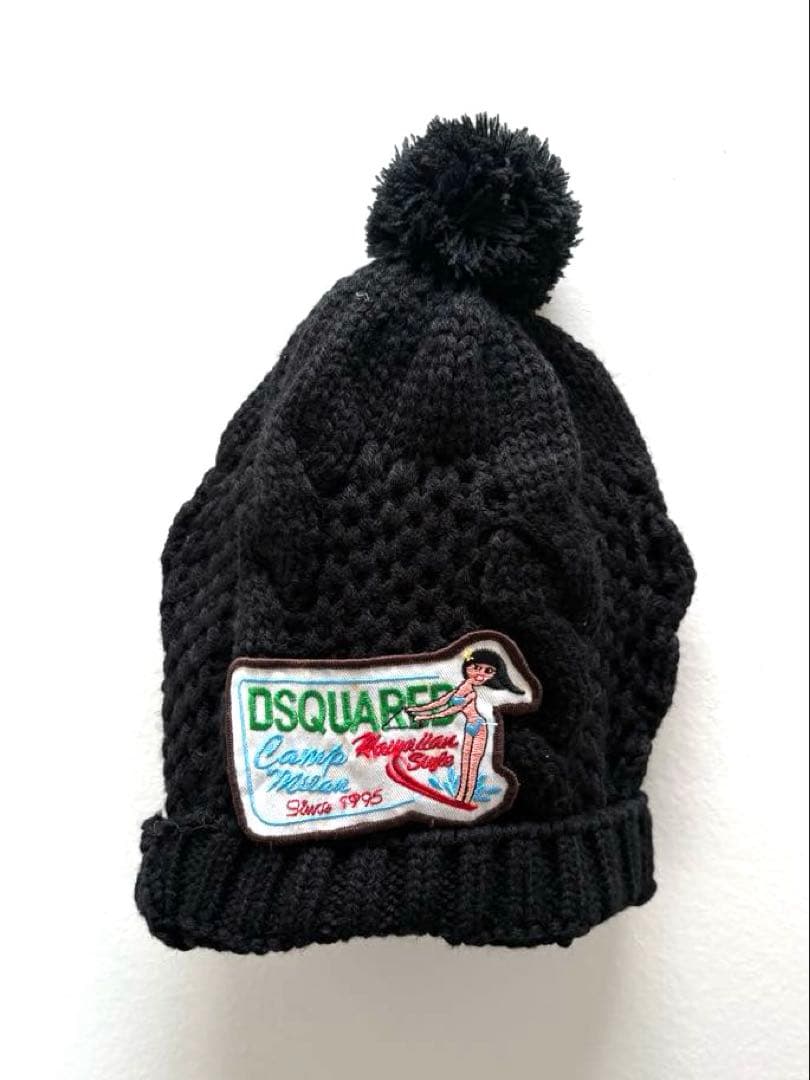 DSQUARED2 新品未使用　タグ付き　ブラックニット帽 ポンポン付き