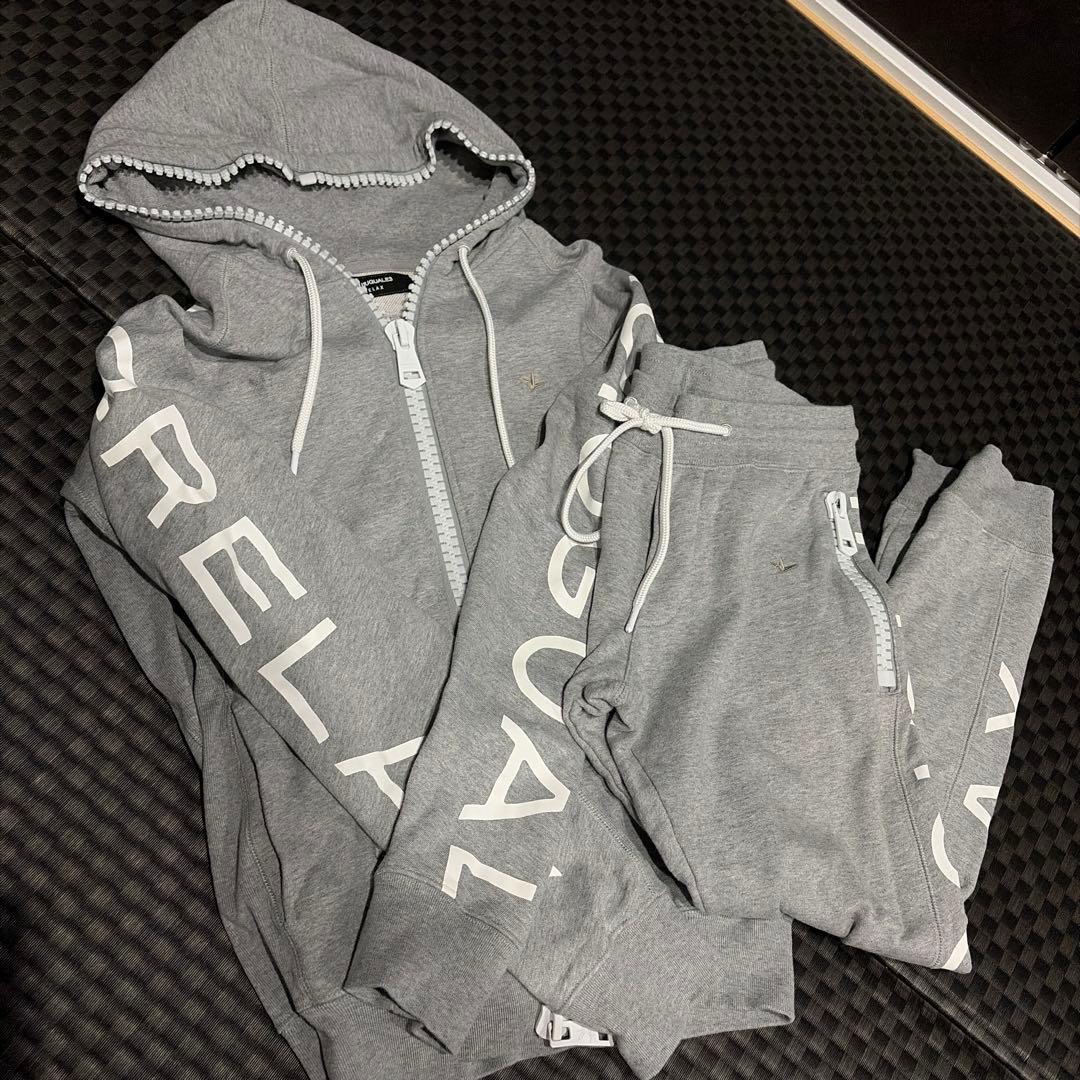 1PIU1UGUALE3 RELAX パーカーセットアップ