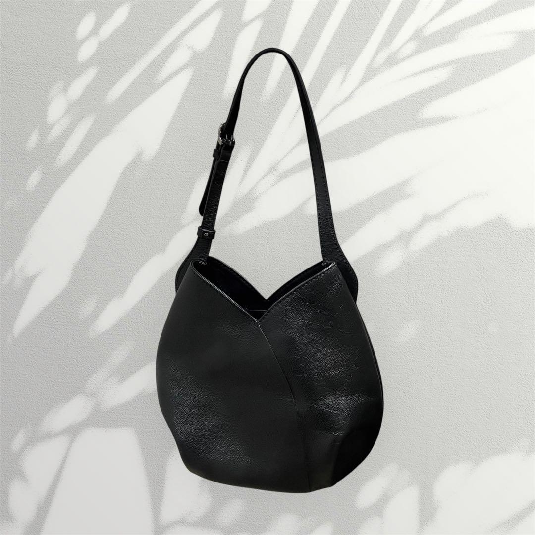 【極美品】✨MOTHER HOUSE Mizubasyo Mサイズ　黒　入手困難