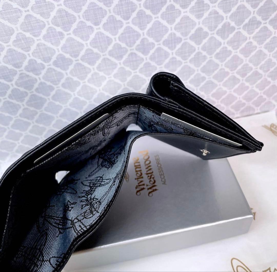 【内柄も素敵☆最新】Vivienne Westwood 三折財布 マット 黒