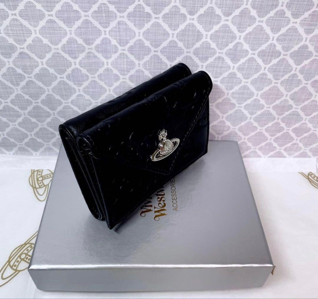 【内柄も素敵☆最新】Vivienne Westwood 三折財布 マット 黒