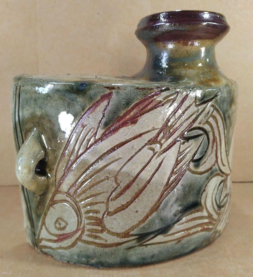 【本物保証】金城次郎 魚紋抱瓶 共箱 栞 人間国宝 壺屋焼 壷屋焼 双魚紋抱瓶