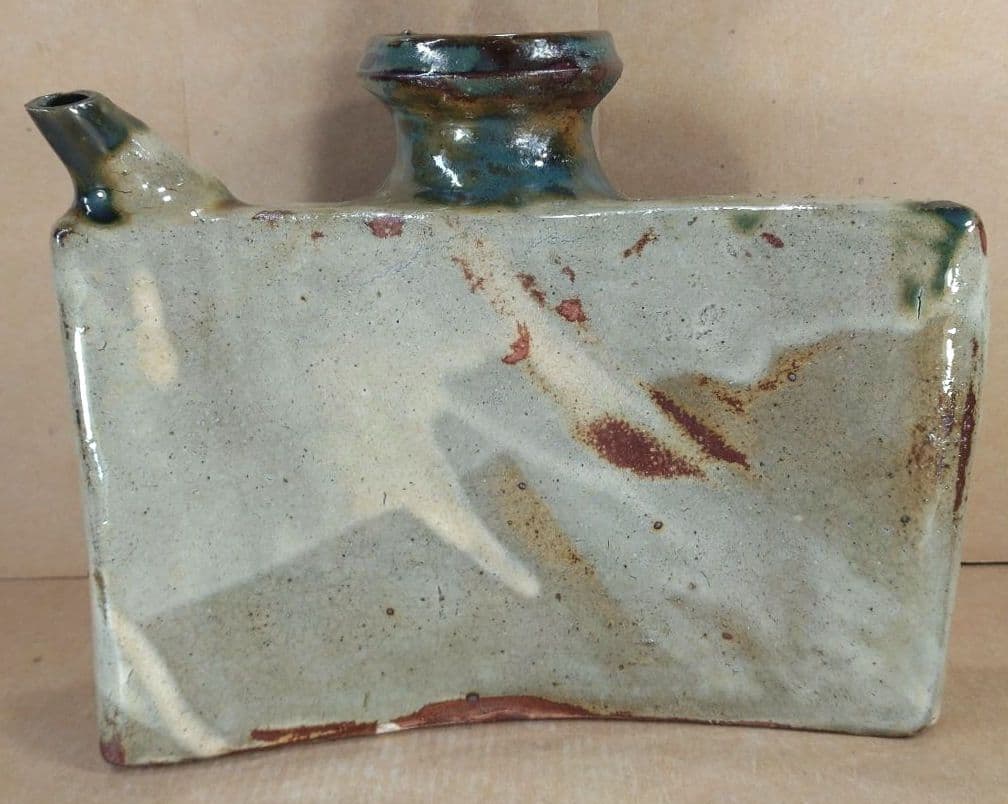 【本物保証】金城次郎 魚紋抱瓶 共箱 栞 人間国宝 壺屋焼 壷屋焼 双魚紋抱瓶