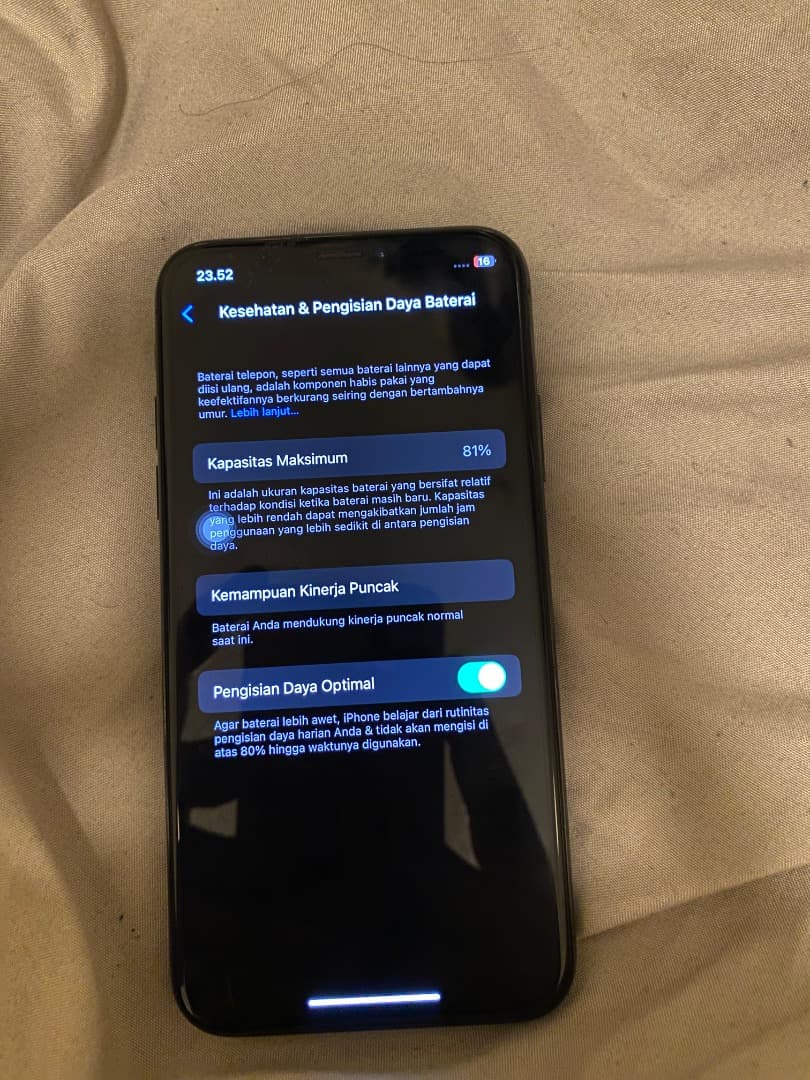 MacBook本体 iphone 11 pro+iphone X