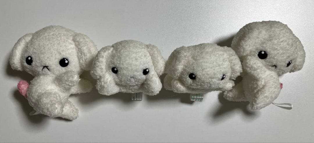 ぶるぶるどっぐ マグネットぬいぐるみ４体 (汚れ・臭い有り)