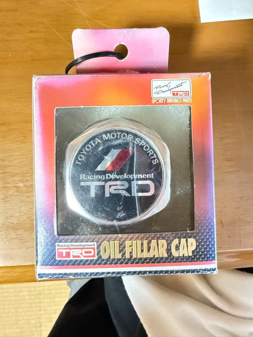 TRD オイルフィラーキャップ ネジ式