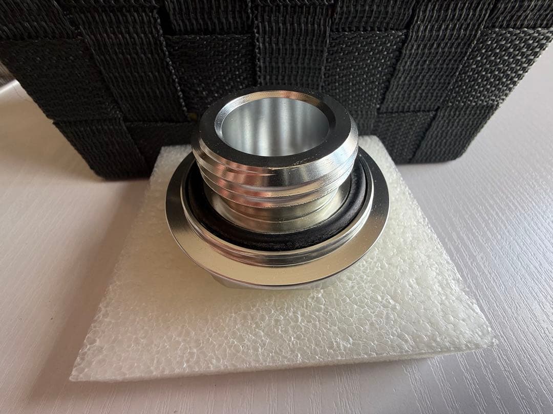 TRD オイルフィラーキャップ ネジ式