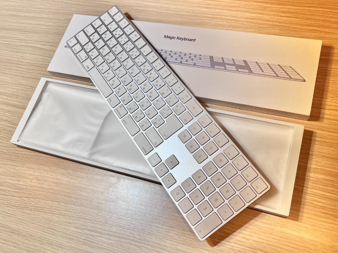 Apple Magic Keyboard テンキー付き ホワイト / A1843