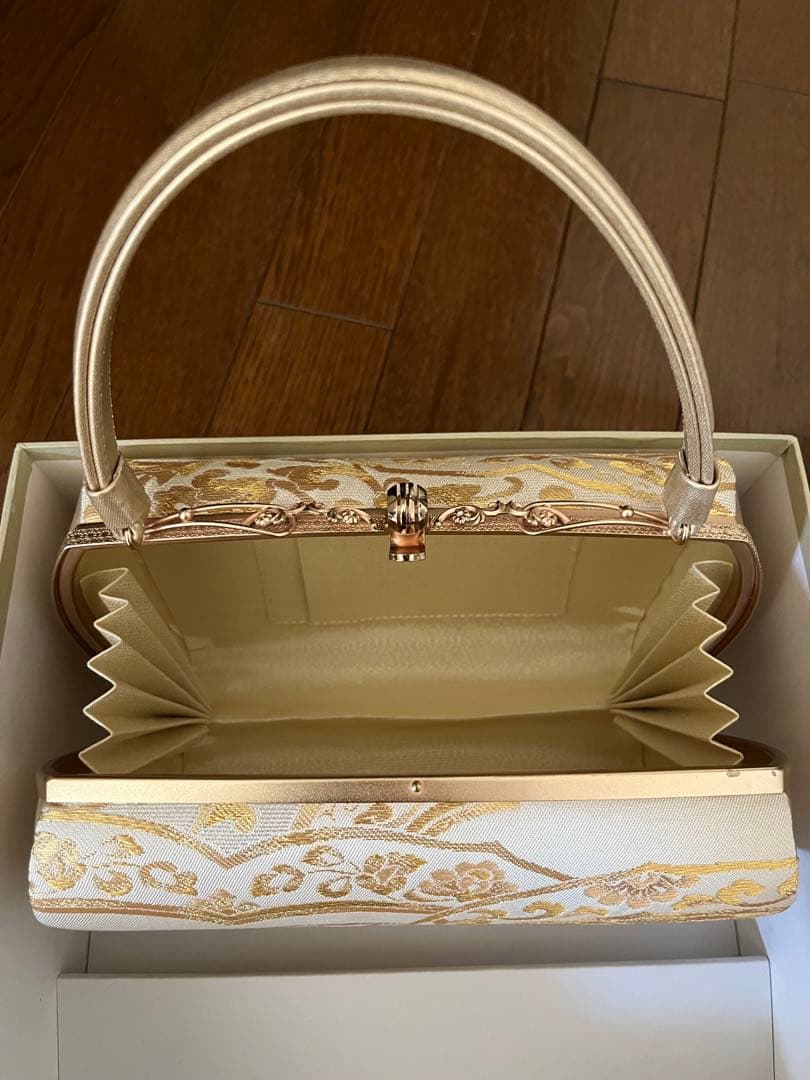 さらに値下げしました 和装用バッグと草履のセット ゴールド