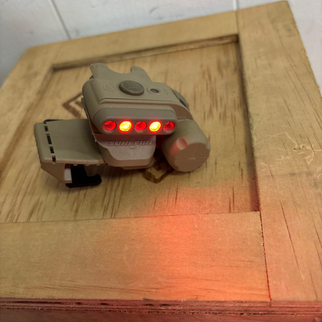 米軍　実物　SUREFIRE HELMET LIGHT HL1-A-TN