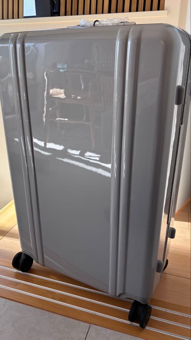 82L ZERO HALLIBURTON シルバーキャリーケース